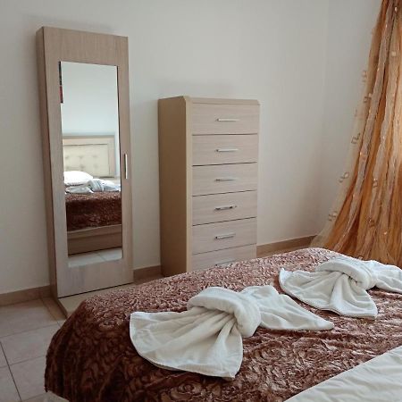 Knossos Apartments 칼라마키 외부 사진