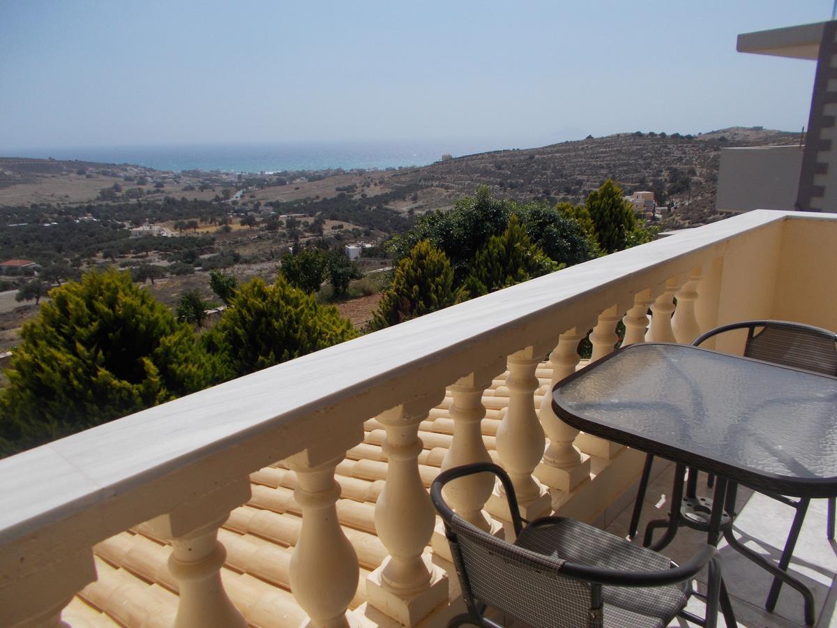 Knossos Apartments 칼라마키 외부 사진