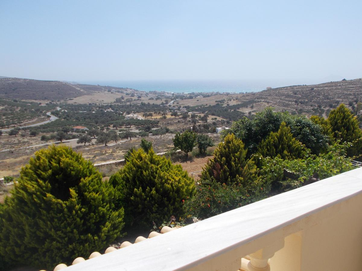 Knossos Apartments 칼라마키 외부 사진